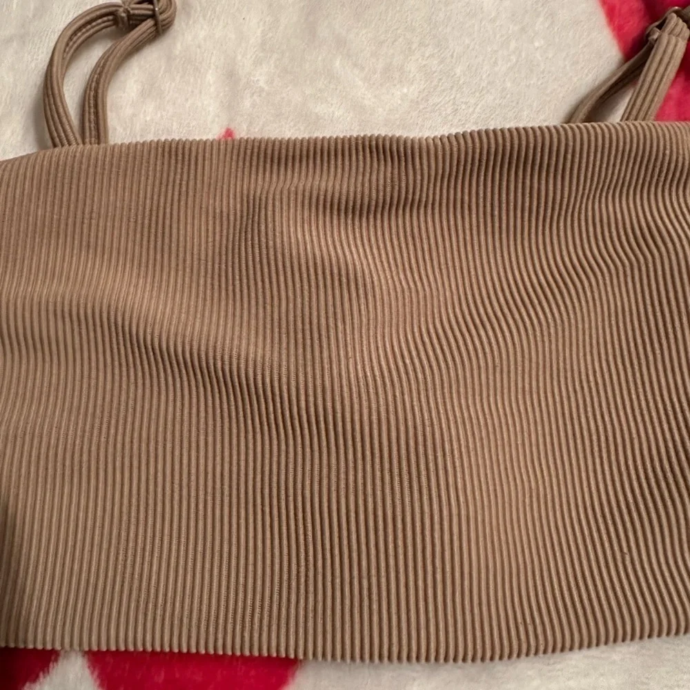 New Good American Women's Rib Bandeau Better Band Bikini Top in Latte